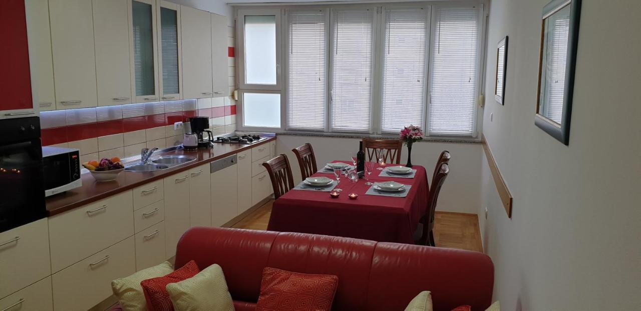 Apartment Sunny Smile ซาดาร์ ภายนอก รูปภาพ